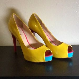 Guess color block heels size 8
